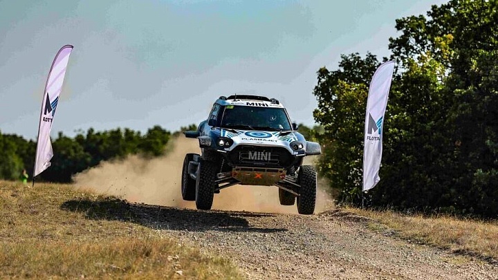 Кротов отстает от лидера ралли "Дакар" на 6 часов после второго этапа