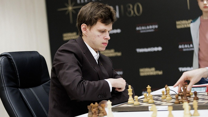 Артемьев делит лидерство с Карлсеном после первого дня ЧМ по рапиду
